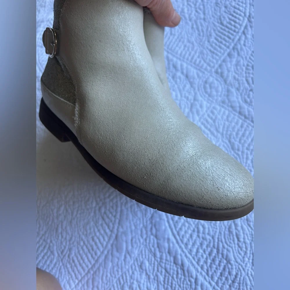 Stride Rite pretty pearlized